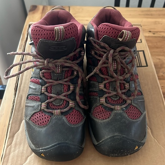 Keen Shoes - KEEN trekker boot size 7.5 brown and burgundy